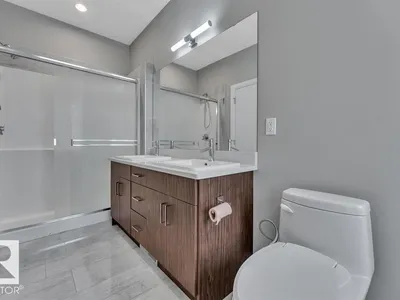 4902 38 ST photo 34
