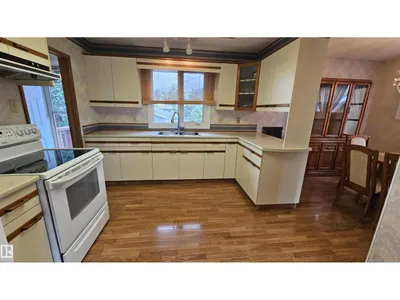 13439 114 ST NW photo 9