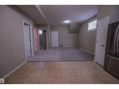 122 142 Selkirk PL photo 18