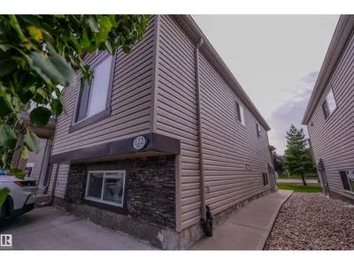 122 142 Selkirk PL photo 4