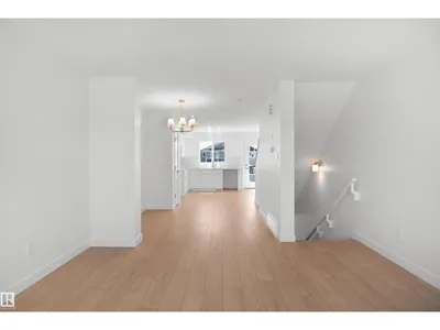 922 19 AV NW photo 10