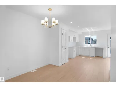 922 19 AV NW photo 12