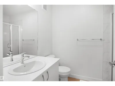 922 19 AV NW photo 20