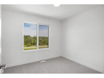 922 19 AV NW photo 22