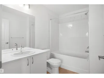 922 19 AV NW photo 24