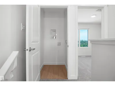 922 19 AV NW photo 26