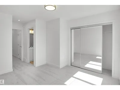 924 19 AV NW photo 15