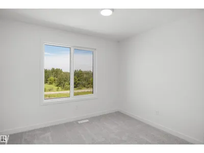924 19 AV NW photo 18