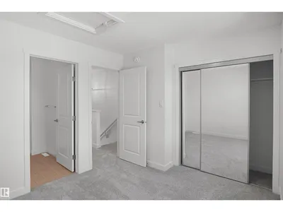 924 19 AV NW photo 19