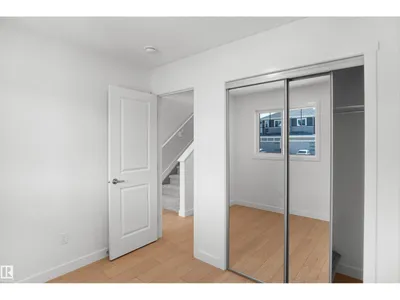 924 19 AV NW photo 22