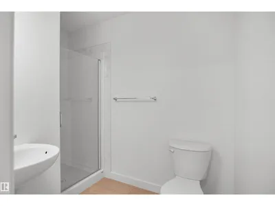 924 19 AV NW photo 23