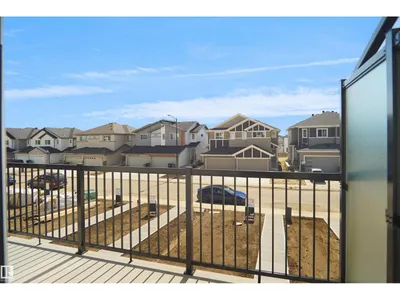 924 19 AV NW photo 26