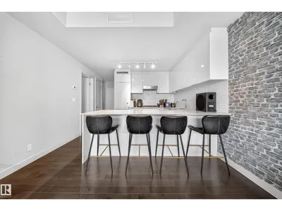 #4007 10360 102 ST NW photo 10