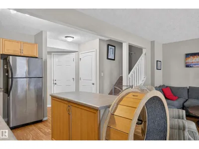 21312 48 AV NW photo 14