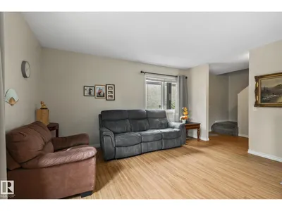 716 clareview RD NW photo 5