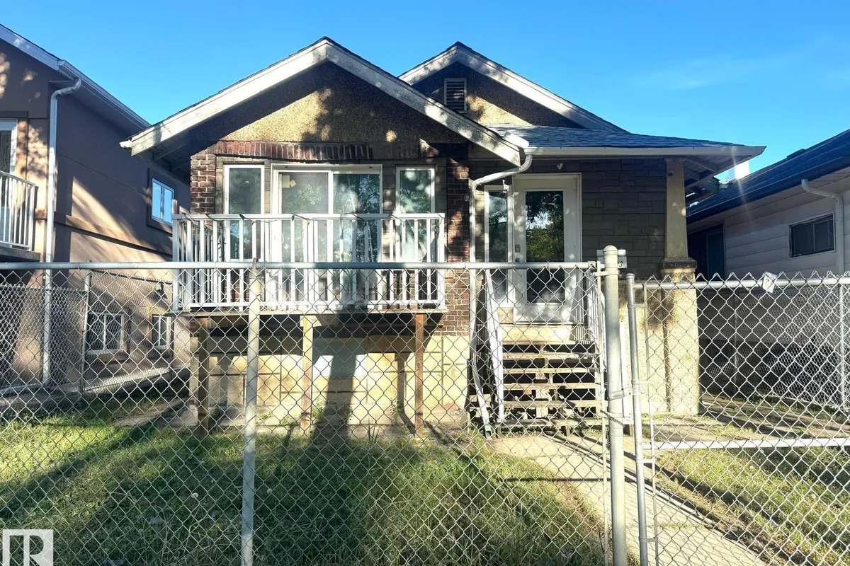11323 97 ST NW exterior