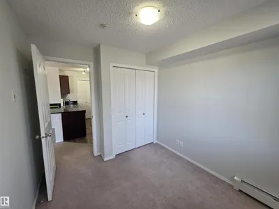 #206 12045 22 AV SW photo 14