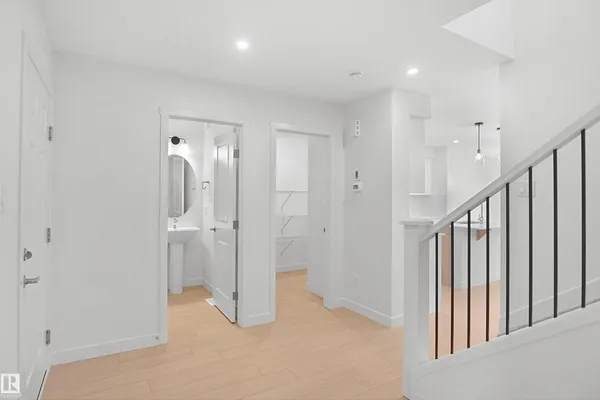 1822 188 ST NW photo 2