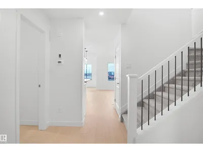 1822 188 ST NW photo 4