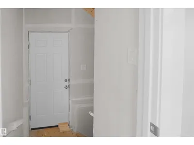21215 25 AV NW photo 24