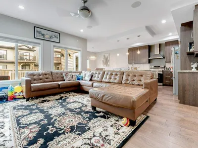 5137 1B AV SW photo 15