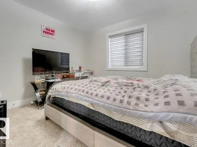 5137 1B AV SW photo 34