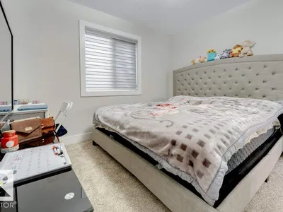5137 1B AV SW photo 35