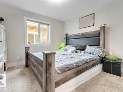5137 1B AV SW photo 36
