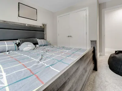 5137 1B AV SW photo 37