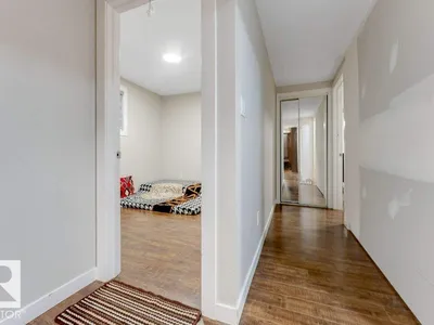 5137 1B AV SW photo 45