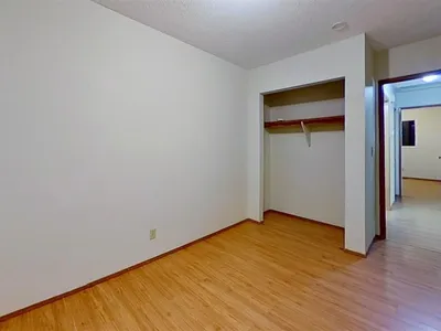4611 52 AV photo 5