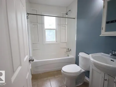 3639 109 AV NW photo 12