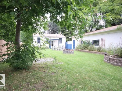 3639 109 AV NW photo 21