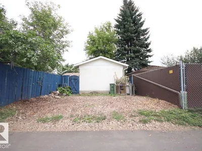 3639 109 AV NW photo 23