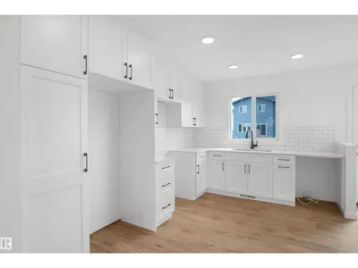 503 177 AV NE photo 8