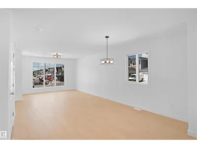 7315 181 AV NW photo 6