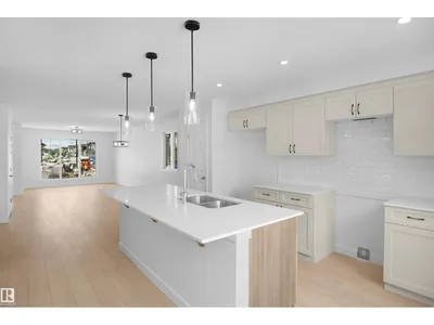7315 181 AV NW photo 11