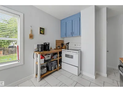 10670 61 AV NW photo 14