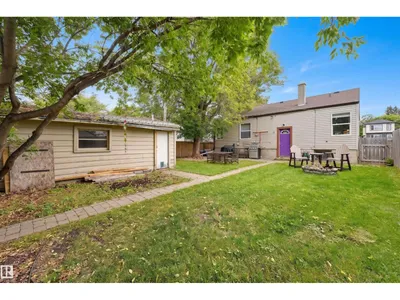 10670 61 AV NW photo 18