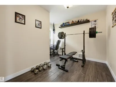 10670 61 AV NW photo 24