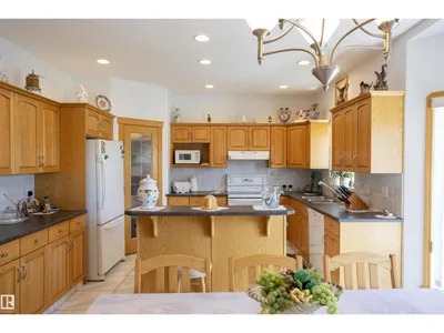 6407 163 AV NW photo 22