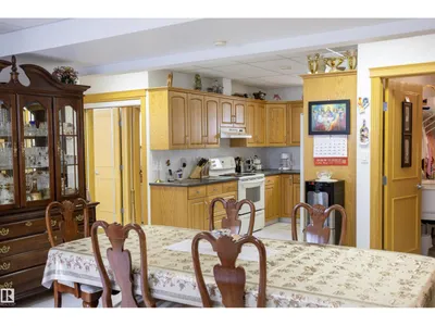 6407 163 AV NW photo 40