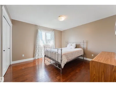 5911 166 AV NW photo 26
