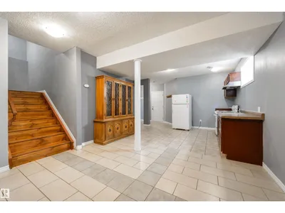 5911 166 AV NW photo 36