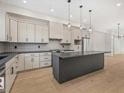10932 132 ST NW photo 18