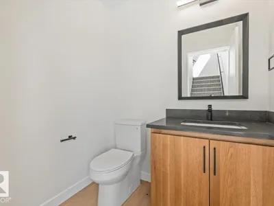 10932 132 ST NW photo 23