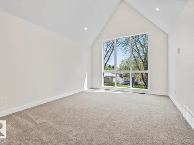 10932 132 ST NW photo 26