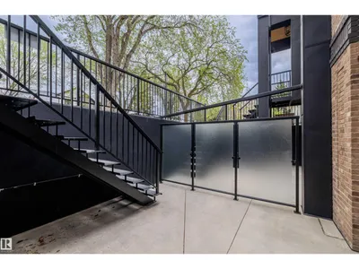 10934 132 ST NW photo 46