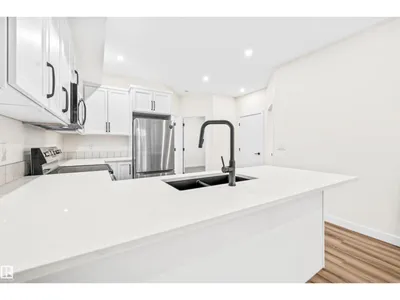 10934 132 ST NW photo 53