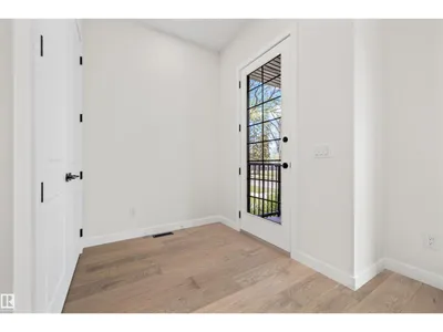 10934 132 ST NW photo 6